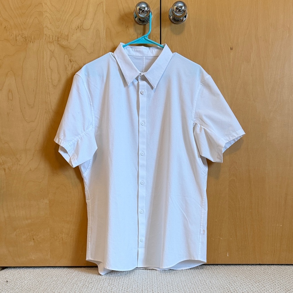 Mens Lululemon button up polo